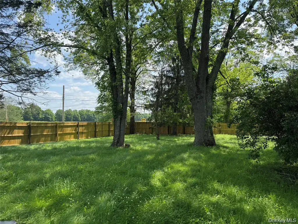 1538 Albany Post Road Gardiner NY 12525