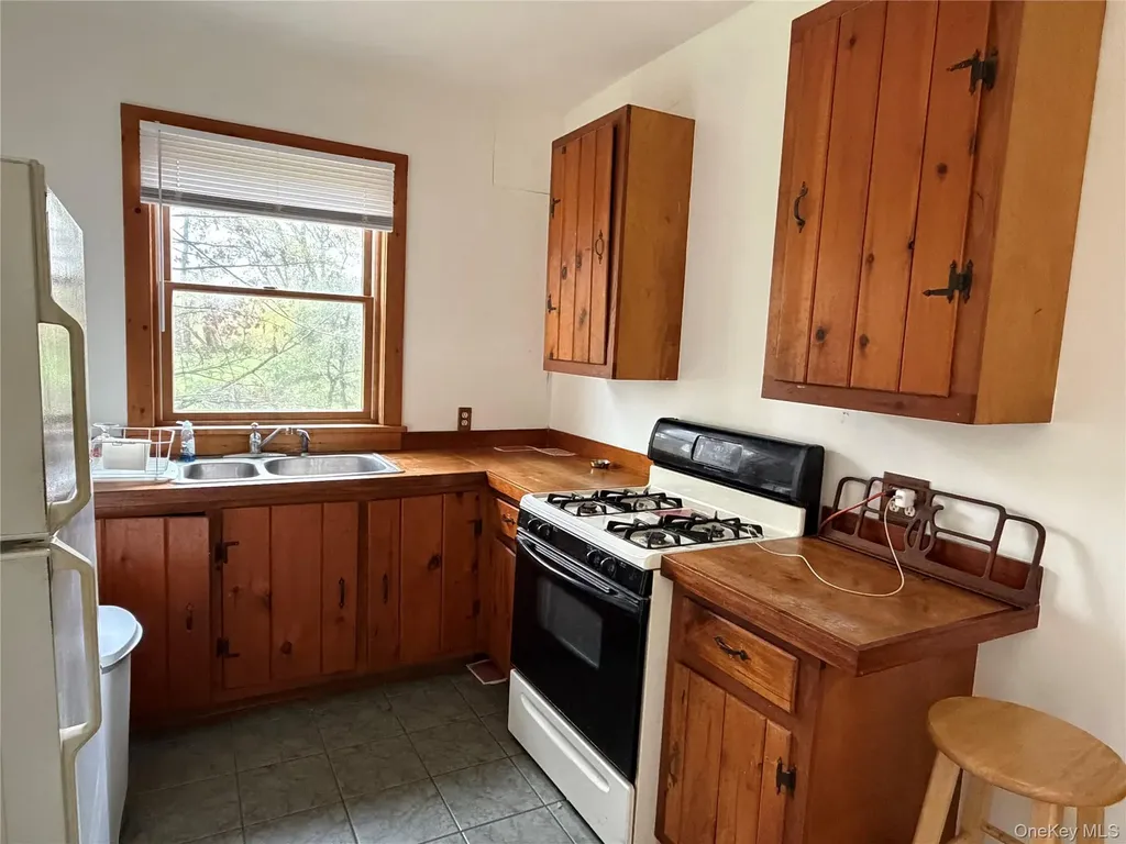 1538 Albany Post Road Gardiner NY 12525