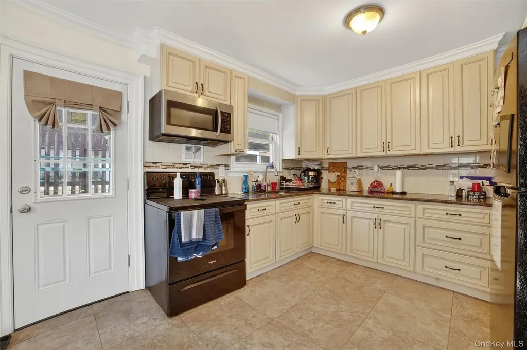 15 Halley Street Yonkers NY 10704