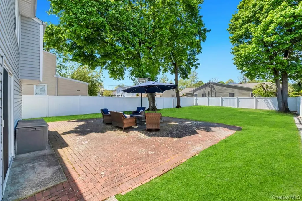 306 Jackson Avenue Syosset NY 11791