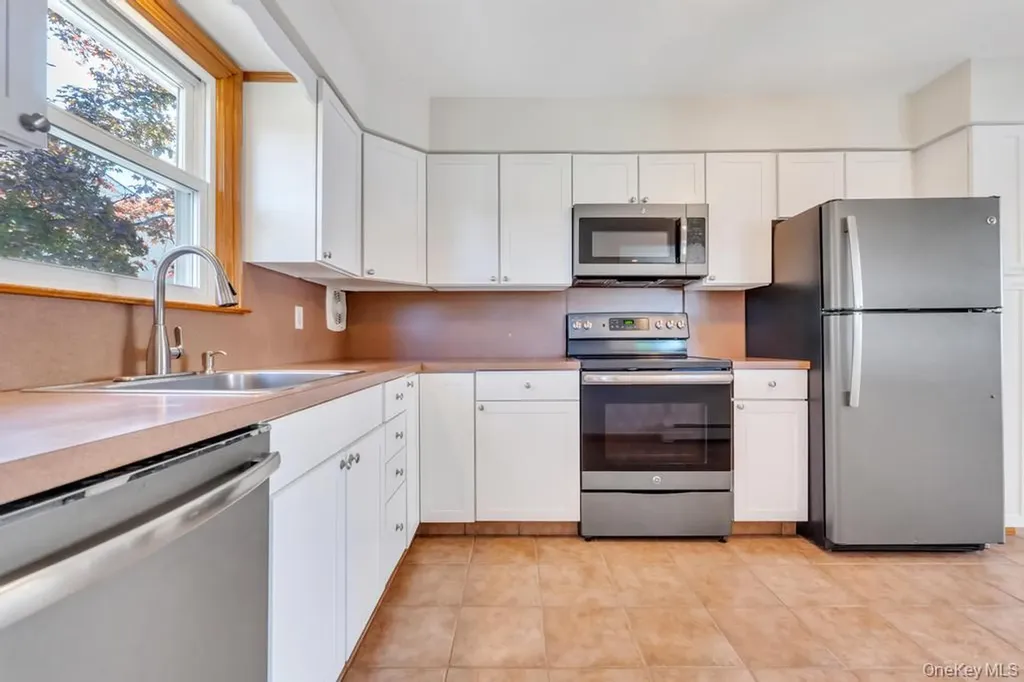 306 Jackson Avenue Syosset NY 11791