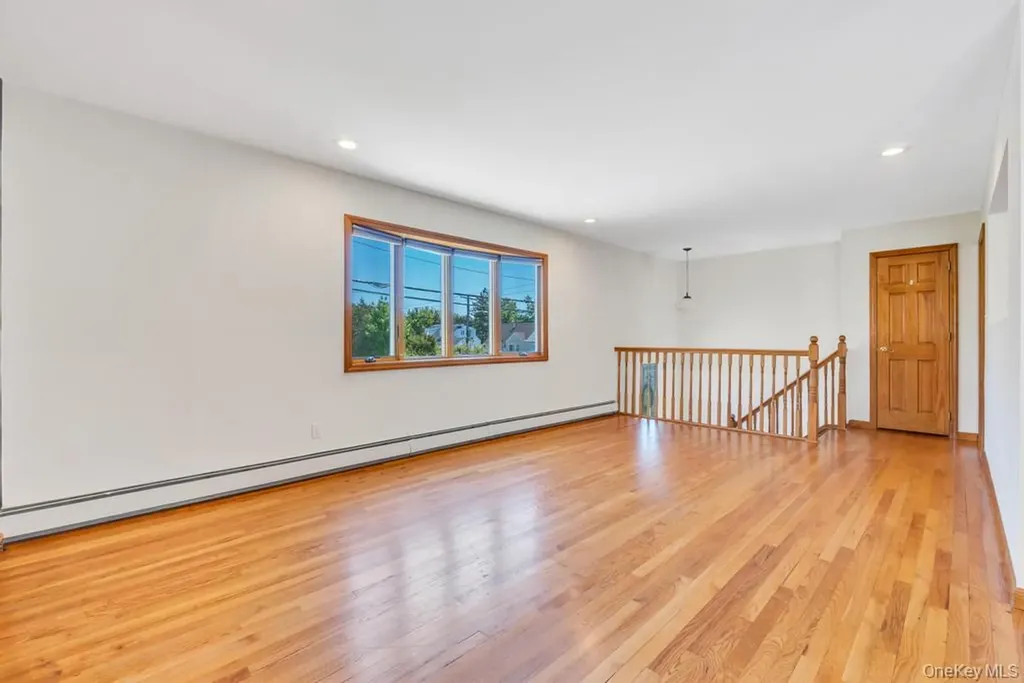 306 Jackson Avenue Syosset NY 11791