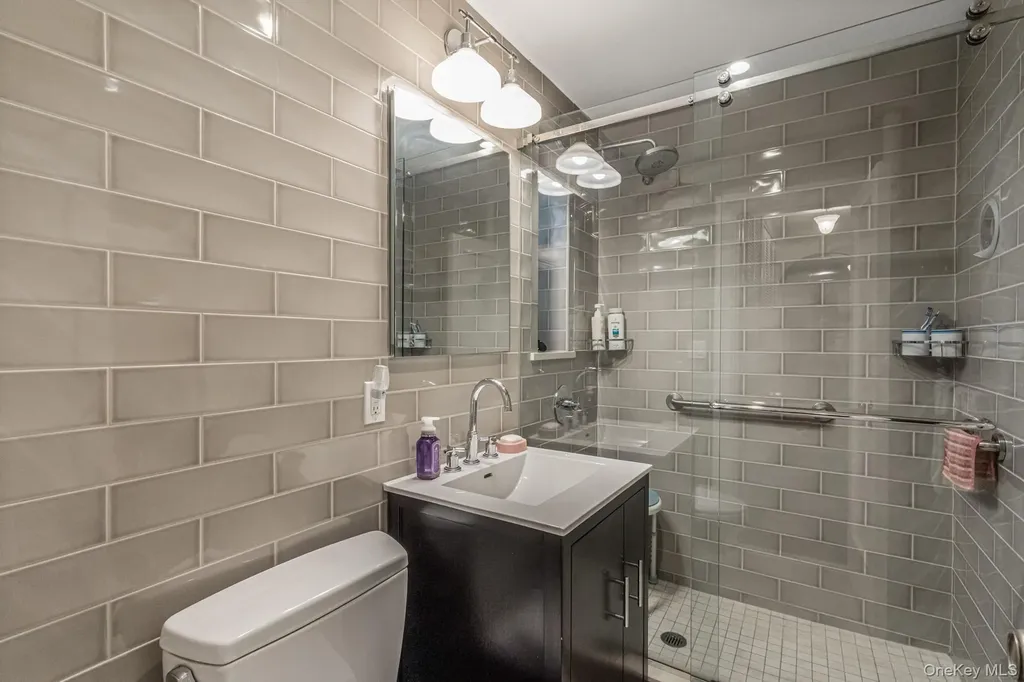 150 Burns Forest Hills NY 11375