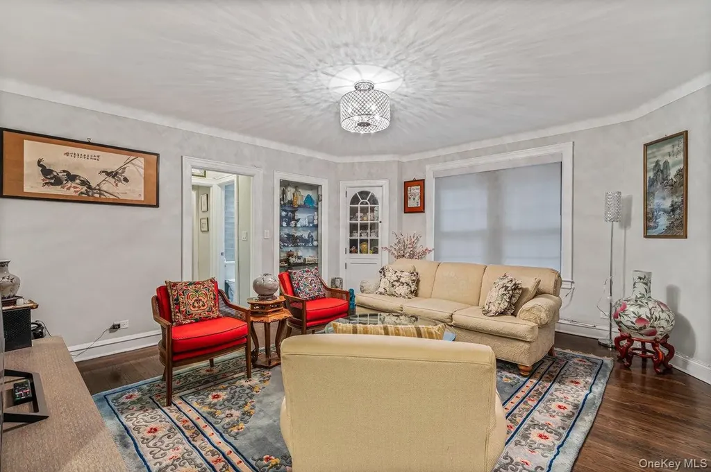 150 Burns Forest Hills NY 11375