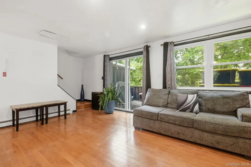 17 Harbor Hill Court Beacon NY 12508