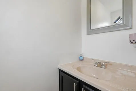 17 Harbor Hill Court Beacon NY 12508