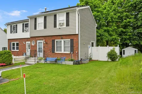 17 Harbor Hill Court Beacon NY 12508