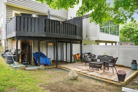 17 Harbor Hill Court Beacon NY 12508