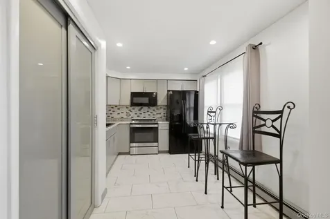 17 Harbor Hill Court Beacon NY 12508
