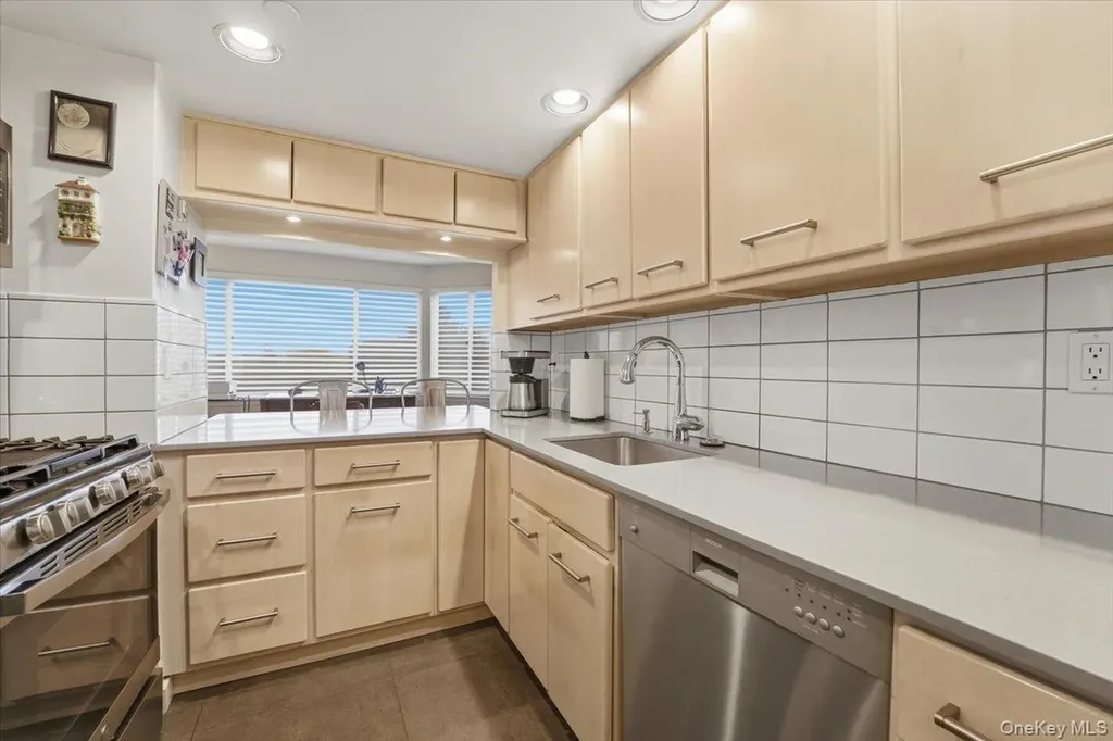 10 Stewart Place White Plains NY 10603