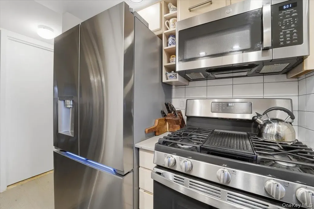10 Stewart Place White Plains NY 10603