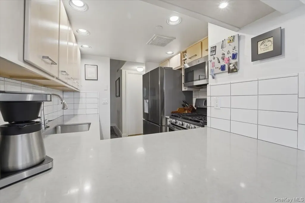10 Stewart Place White Plains NY 10603
