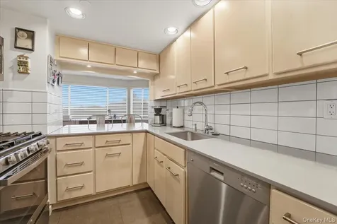 10 Stewart Place White Plains NY 10603