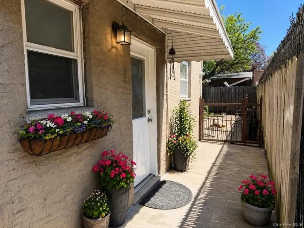 2516 Eastchester Road Bronx NY 10469