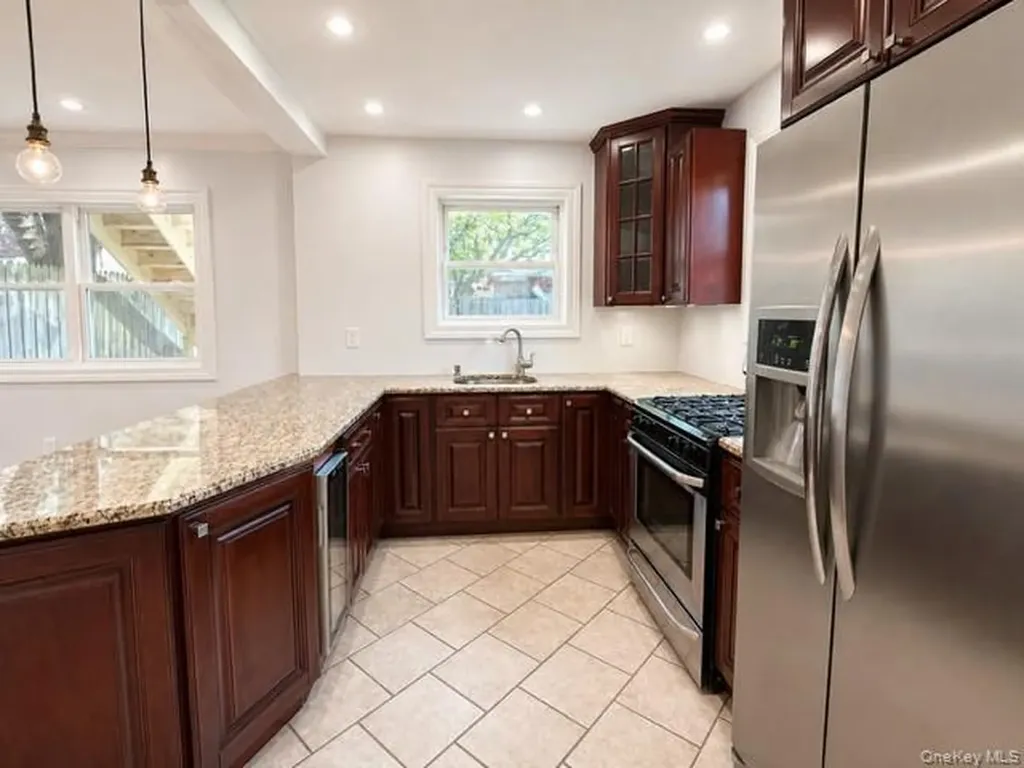 2516 Eastchester Road Bronx NY 10469