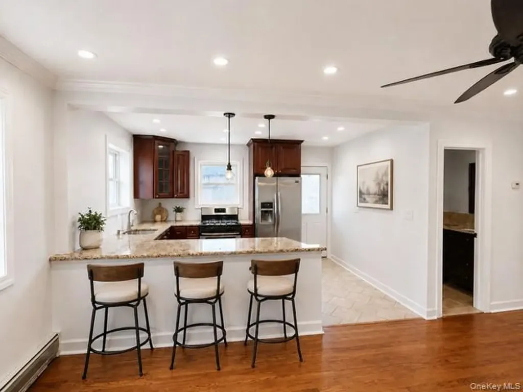 2516 Eastchester Road Bronx NY 10469