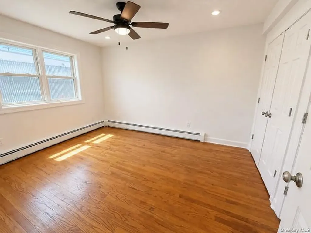 2516 Eastchester Road Bronx NY 10469