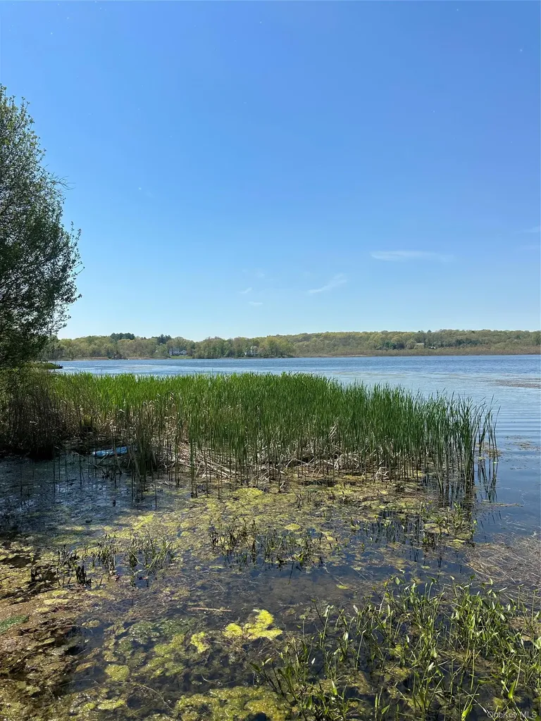 102 Lake Kitchawan Drive South Salem NY 10590