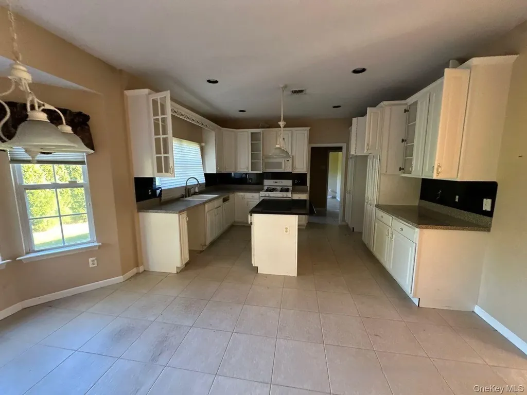 2 East Avenue Coram NY 11727