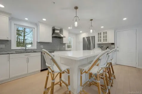 4 Melissa Drive Ardsley NY 10502