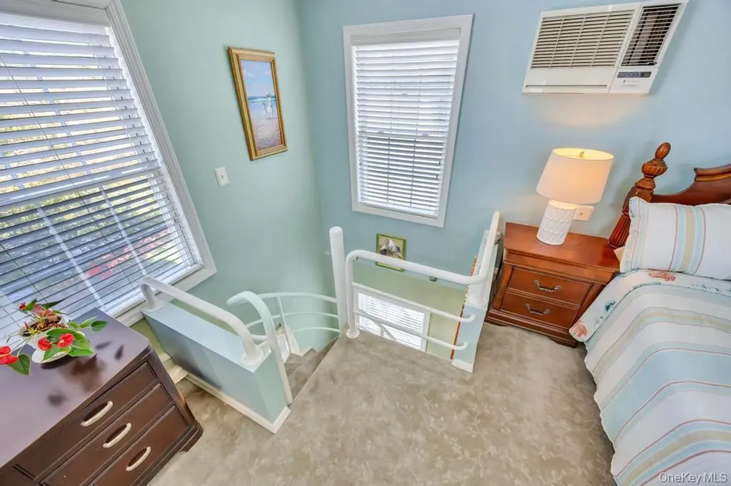 70 Featherbed Lane Oakdale NY 11769