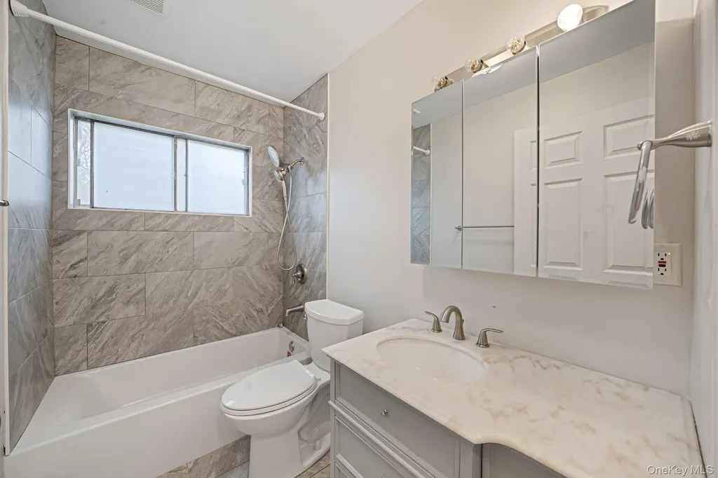 82 Elm Drive N Levittown NY 11756