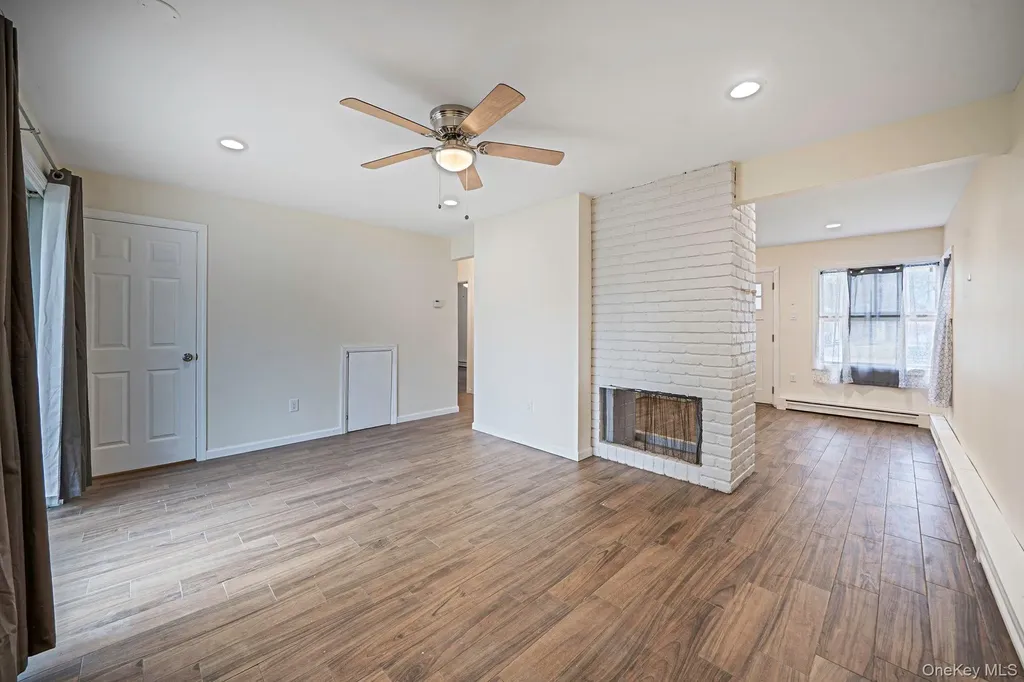 82 Elm Drive N Levittown NY 11756