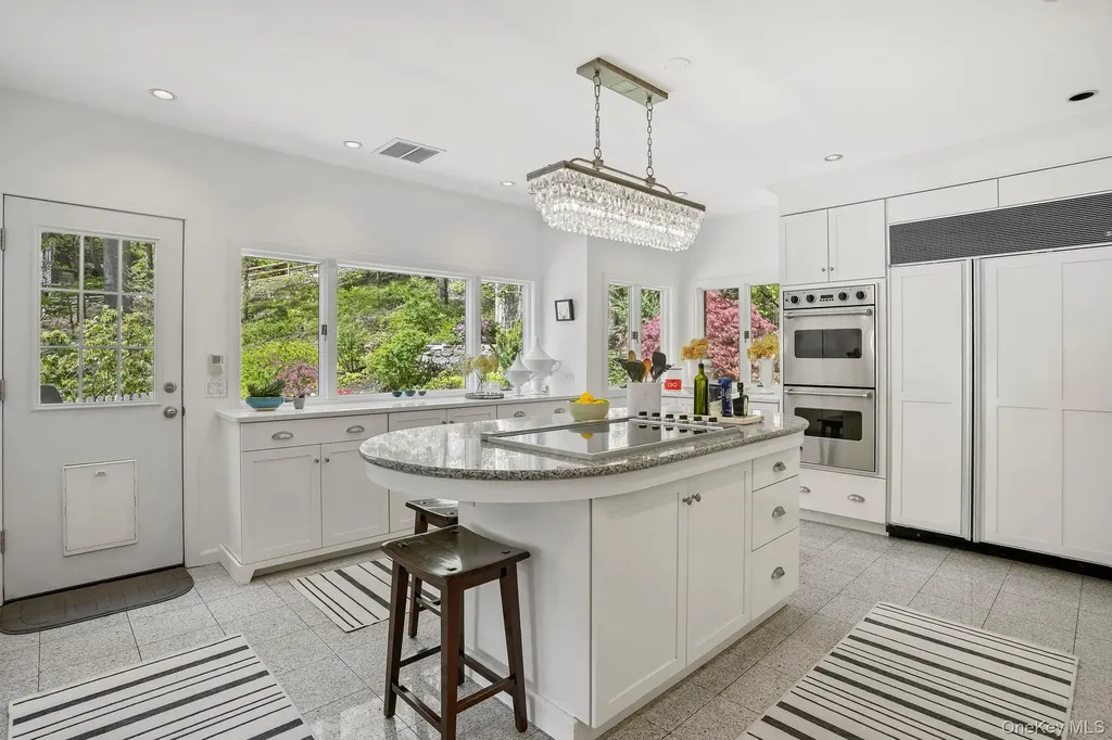 1085 Barrett Circle W Carmel NY 10512