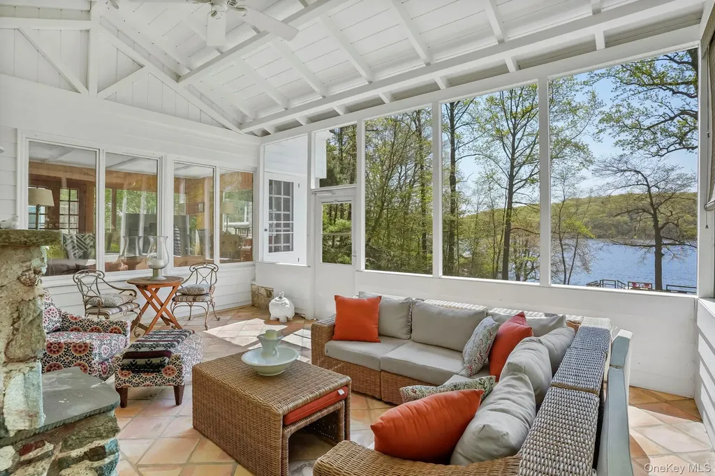 1085 Barrett Circle W Carmel NY 10512