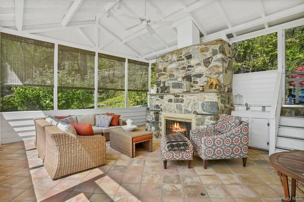 1085 Barrett Circle W Carmel NY 10512