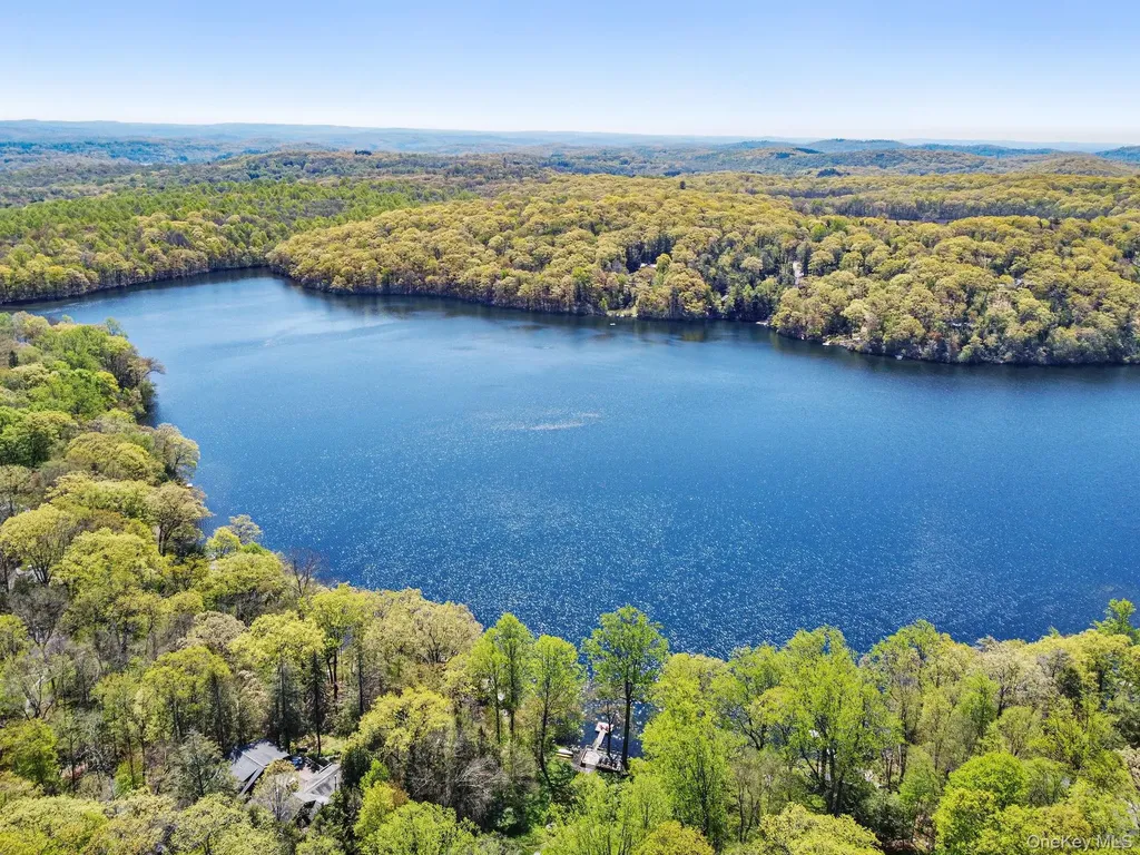 1085 Barrett Circle W Carmel NY 10512