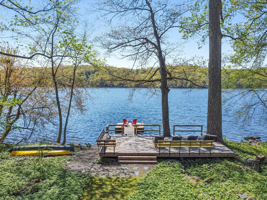 1085 Barrett Circle W Carmel NY 10512