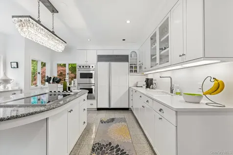 1085 Barrett Circle W Carmel NY 10512