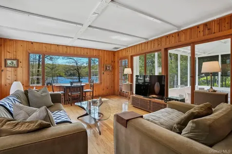 1085 Barrett Circle W Carmel NY 10512