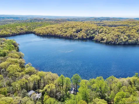 1085 Barrett Circle W Carmel NY 10512