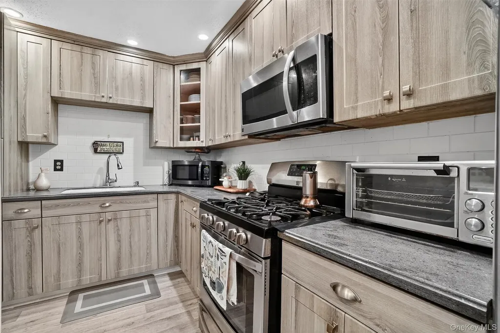 553 Fox Street Bronx NY 10455