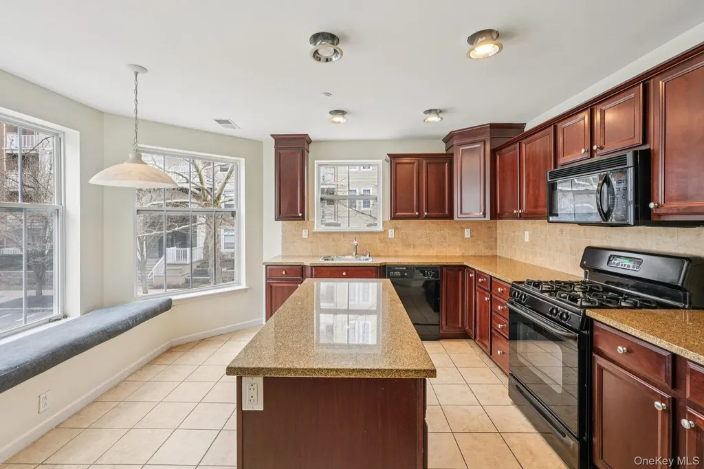 2 Leeward Drive Haverstraw NY 10927