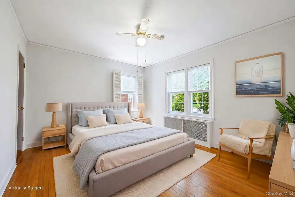 8 Maple Lane New Hyde Park NY 11040