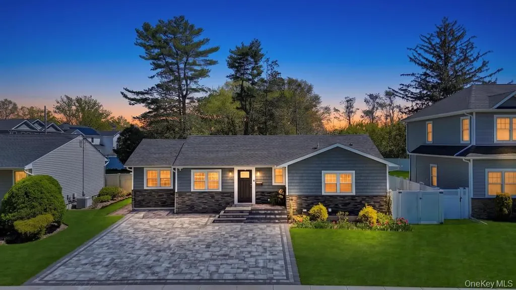15 Main Parkway Plainview NY 11803
