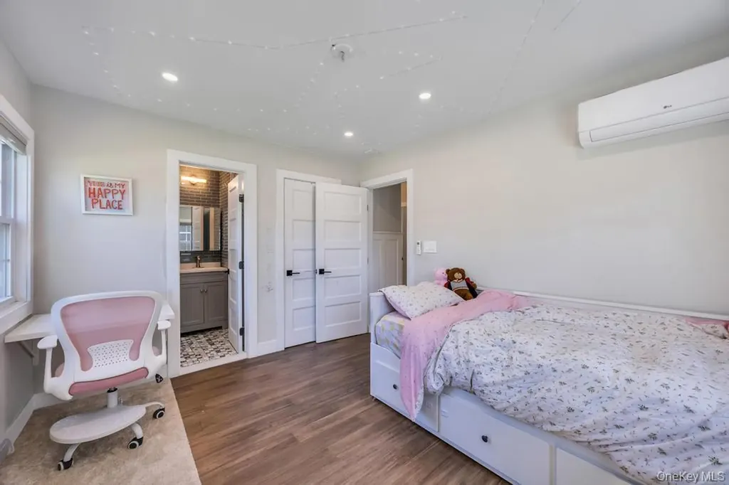 15 Main Parkway Plainview NY 11803