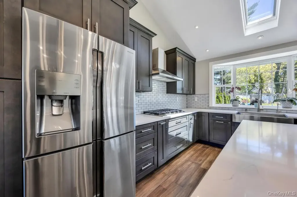 15 Main Parkway Plainview NY 11803