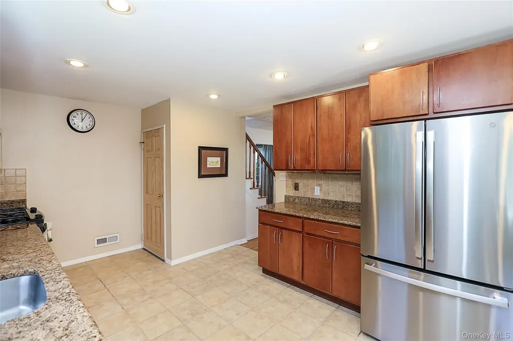 14 Bradford Road Plainview NY 11803