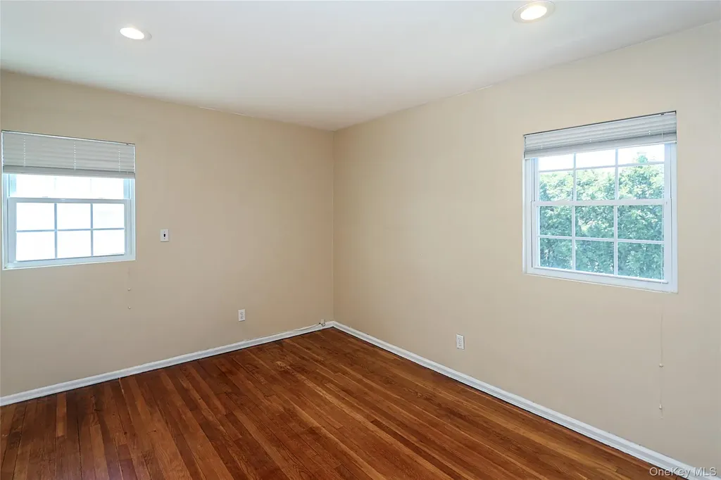 14 Bradford Road Plainview NY 11803