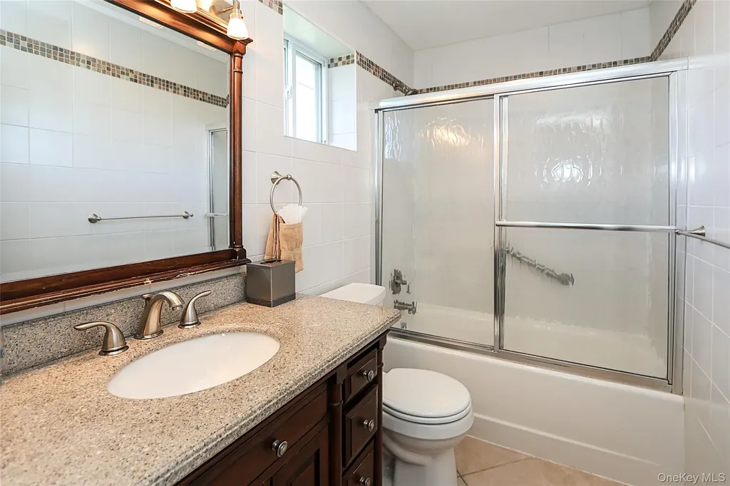 14 Bradford Road Plainview NY 11803