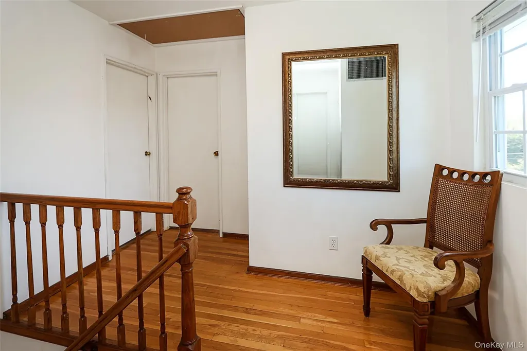 14 Bradford Road Plainview NY 11803