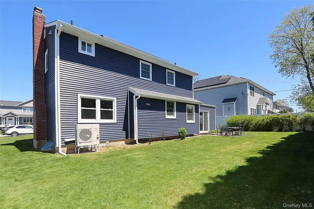 14 Bradford Road Plainview NY 11803