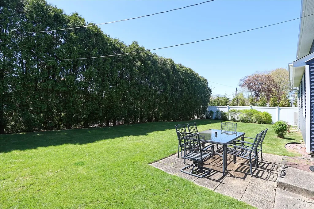 14 Bradford Road Plainview NY 11803