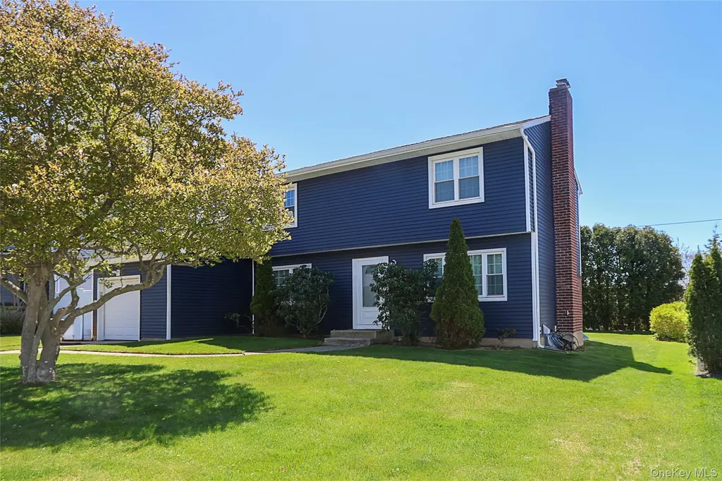 14 Bradford Road Plainview NY 11803