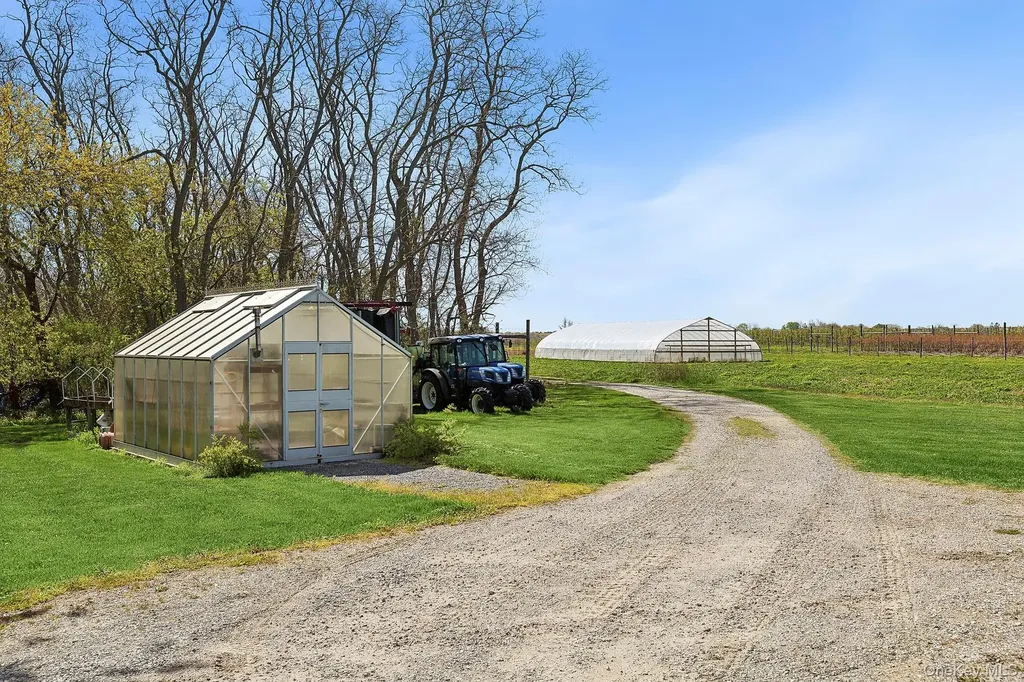 46975 Main Road Southold NY 11971