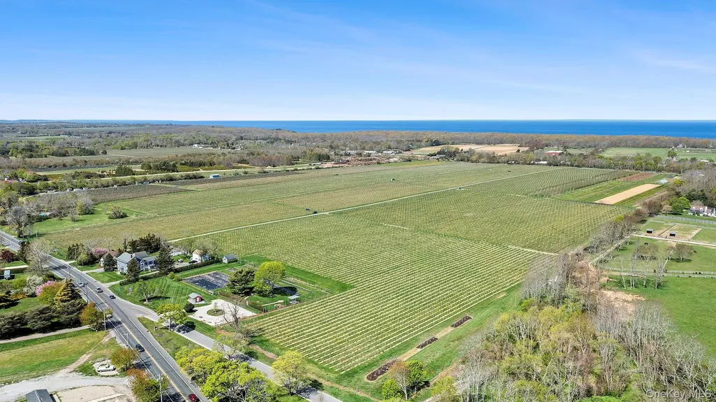 46975 Main Road Southold NY 11971